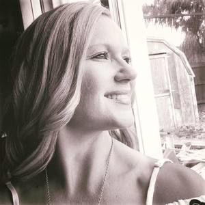 Meet your Posher, Lorie